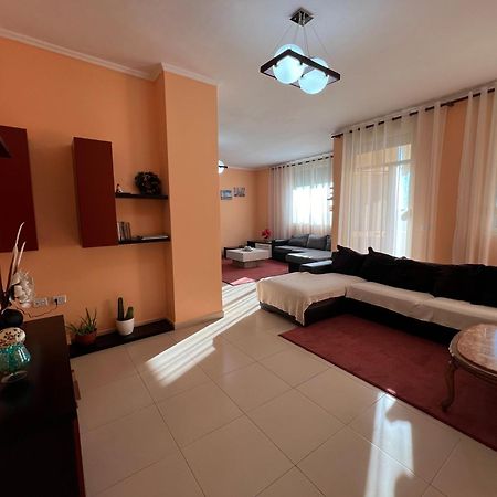 Elbasan Center Family Apartment N.42 Esterno foto